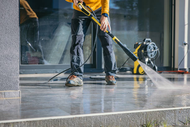 Best Garage Pressure Washing  in , IA